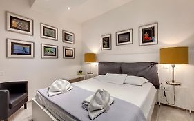 Conce Apartment By Mamo Florence